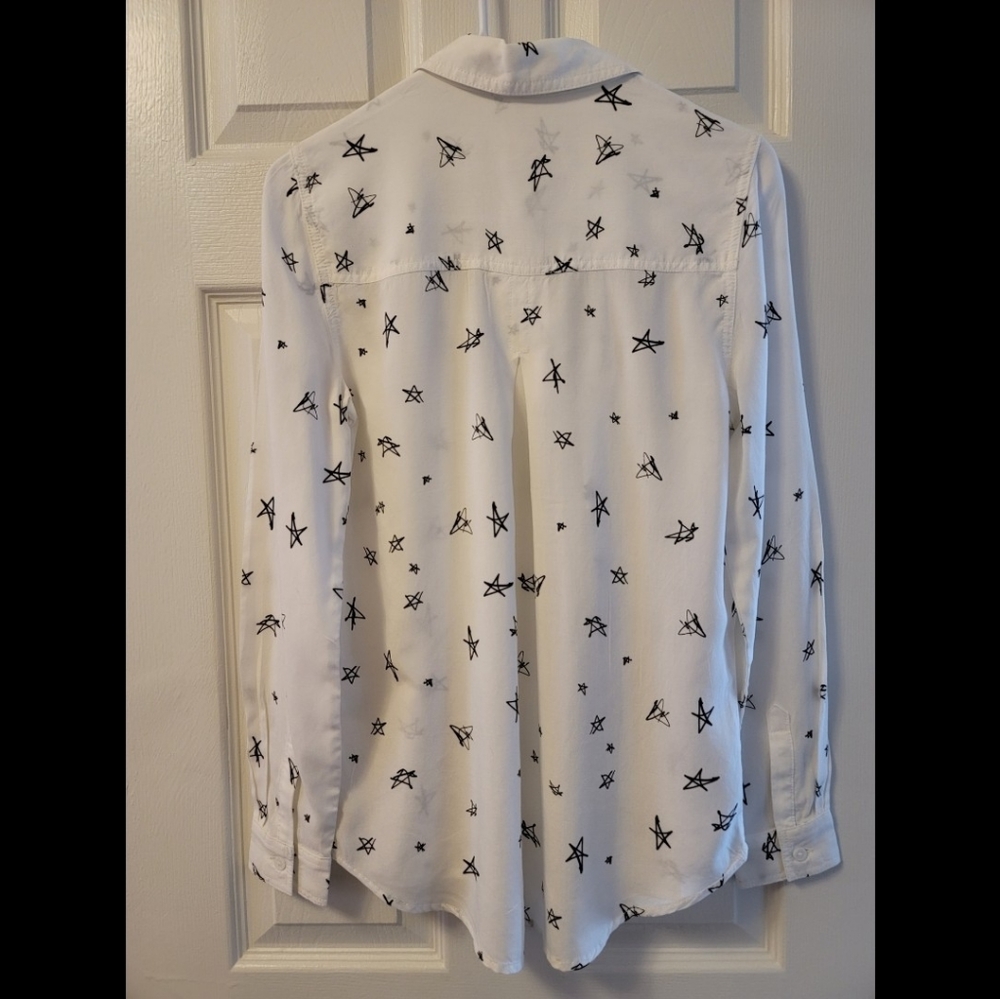 White Button-up Top - Picture 2 of 3